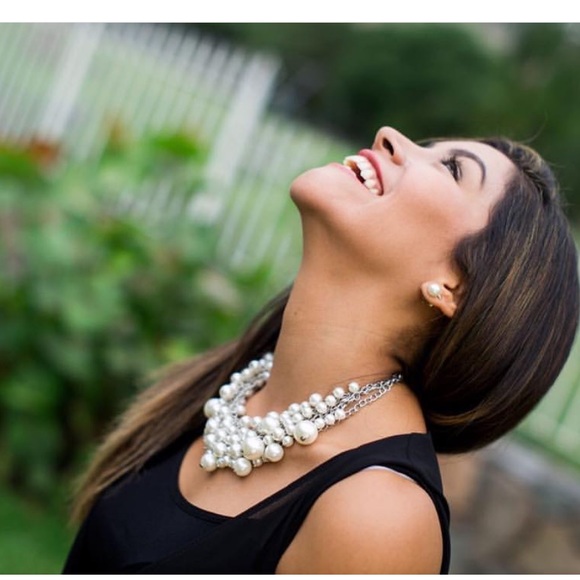 hwl boutique Jewelry - Pearl statement necklace.